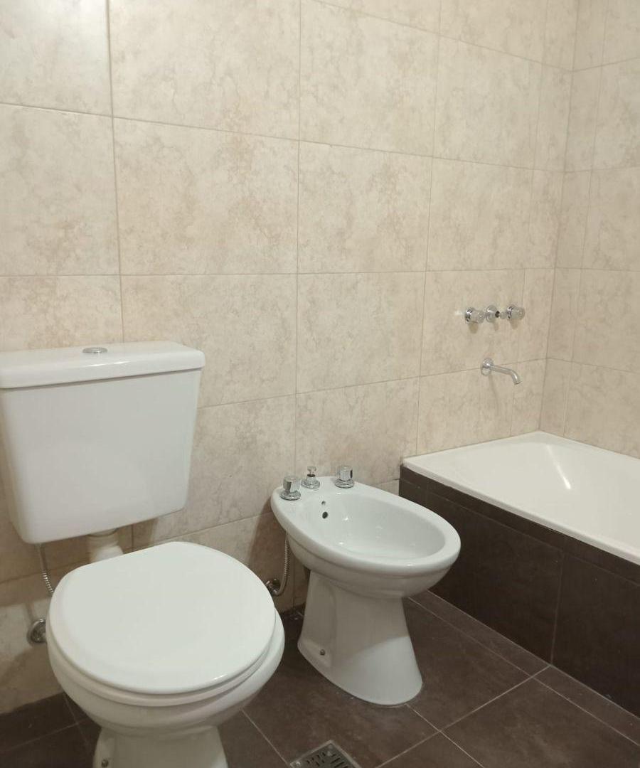 Foto de Departamento 2 ambientes con balcón y cochera, imagen 3
