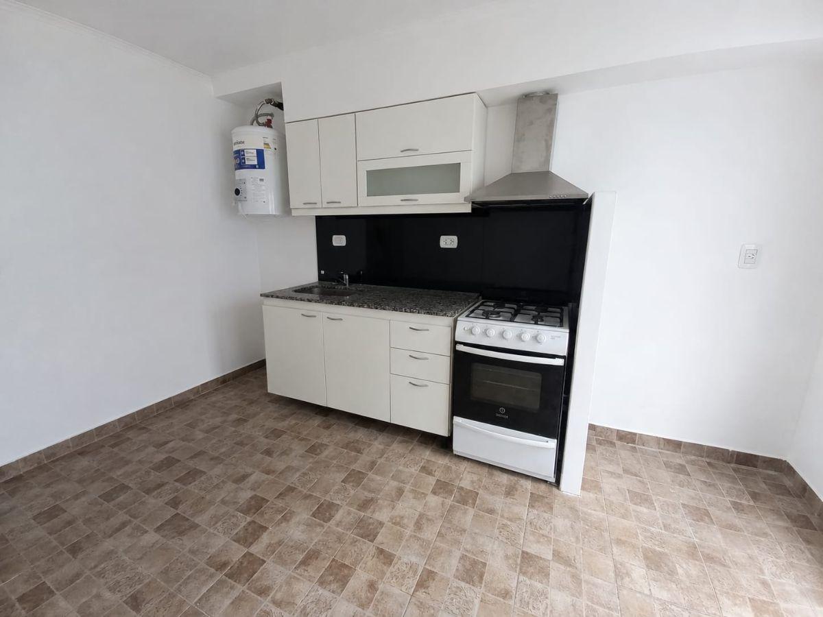 Foto de Departamento tipo dúplex. 2 y 1/2 ambientes con patio., imagen 1