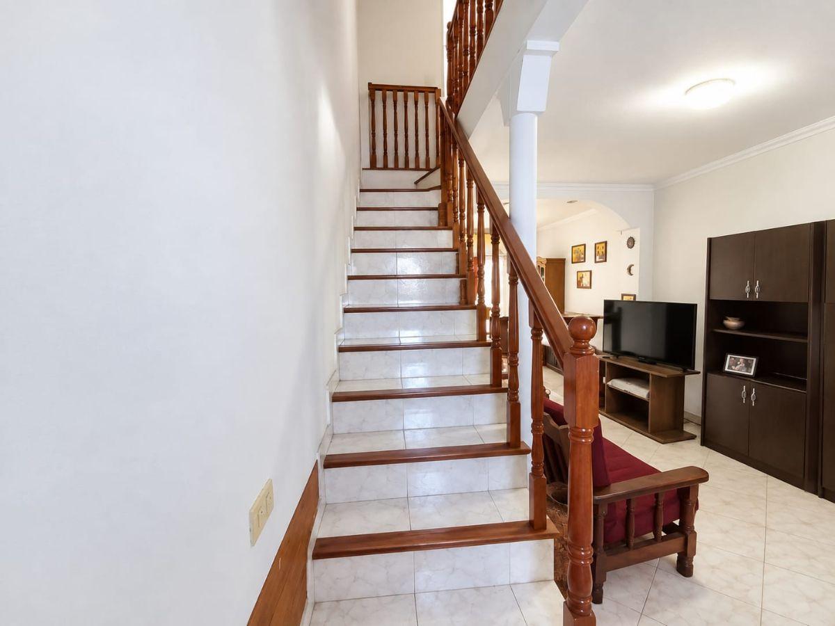 Foto de Triplex 4 ambientes con cochera. Entrada independiente., imagen 5
