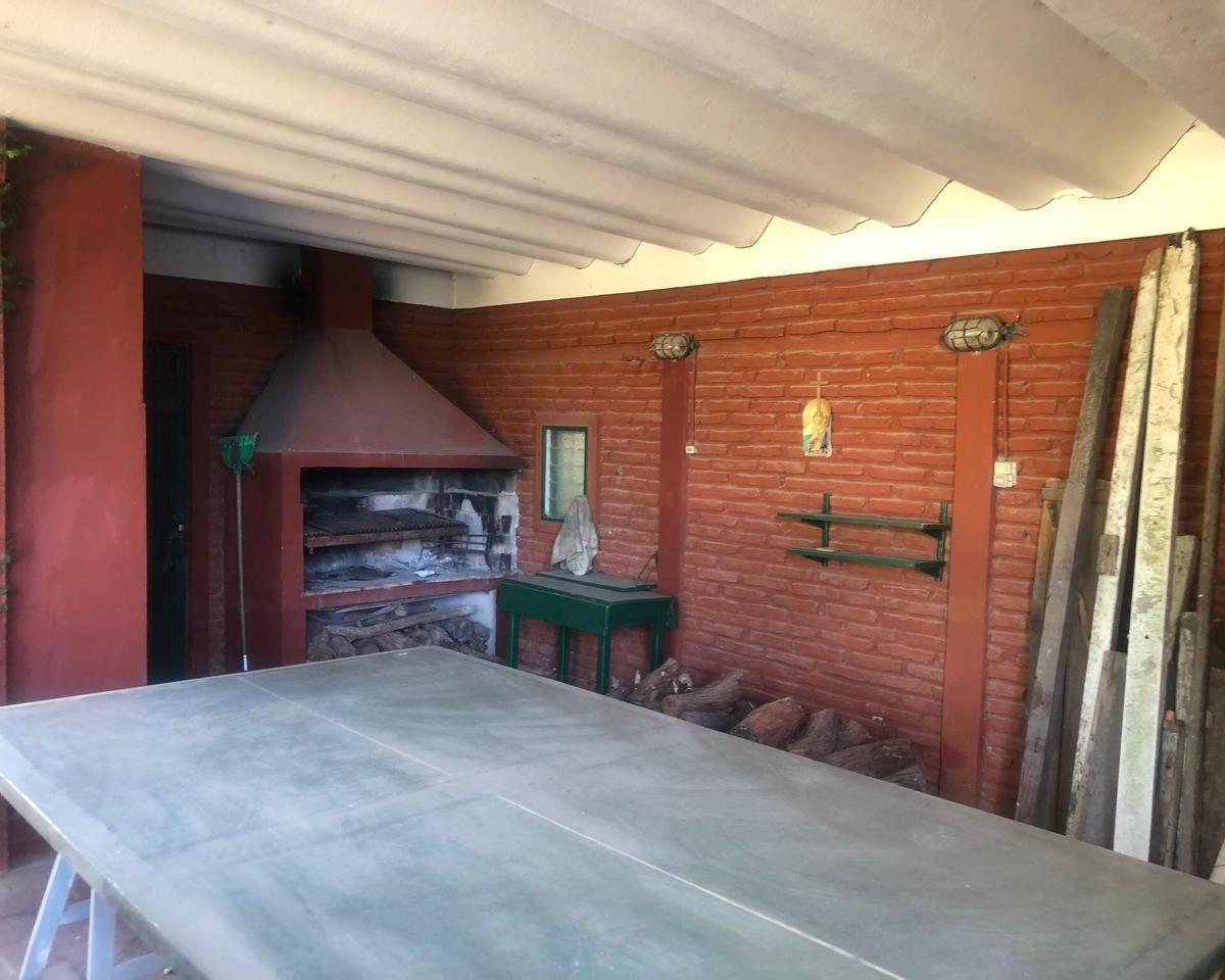 Casa quinta en venta sobre amplia fraccion de terreno