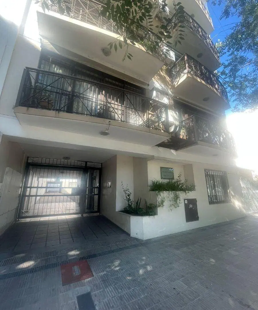 Departamento de 1 Dormitorio con cochera descubierta 2