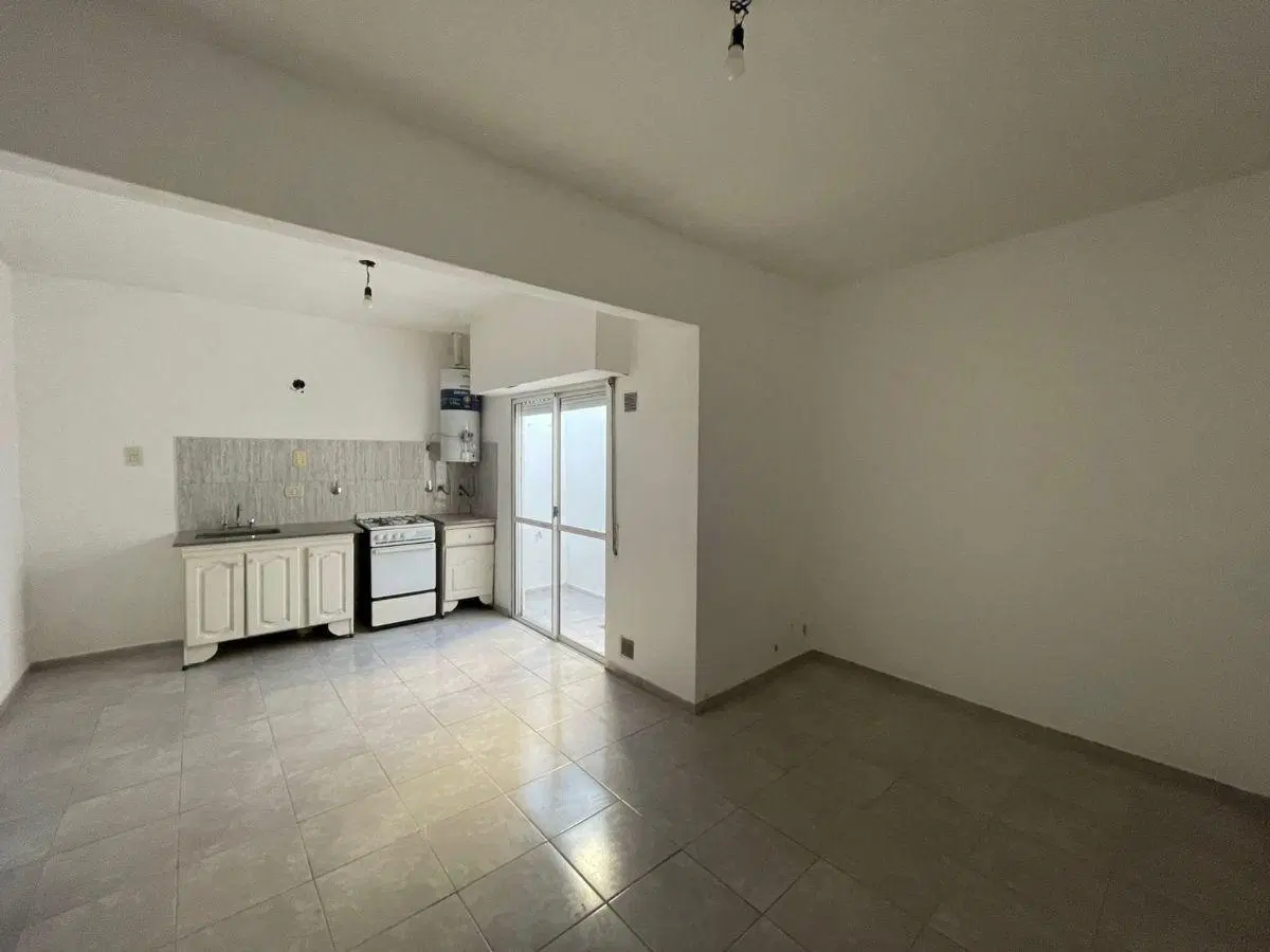 Departamento Planta Baja al frente, apto uso profesional 3