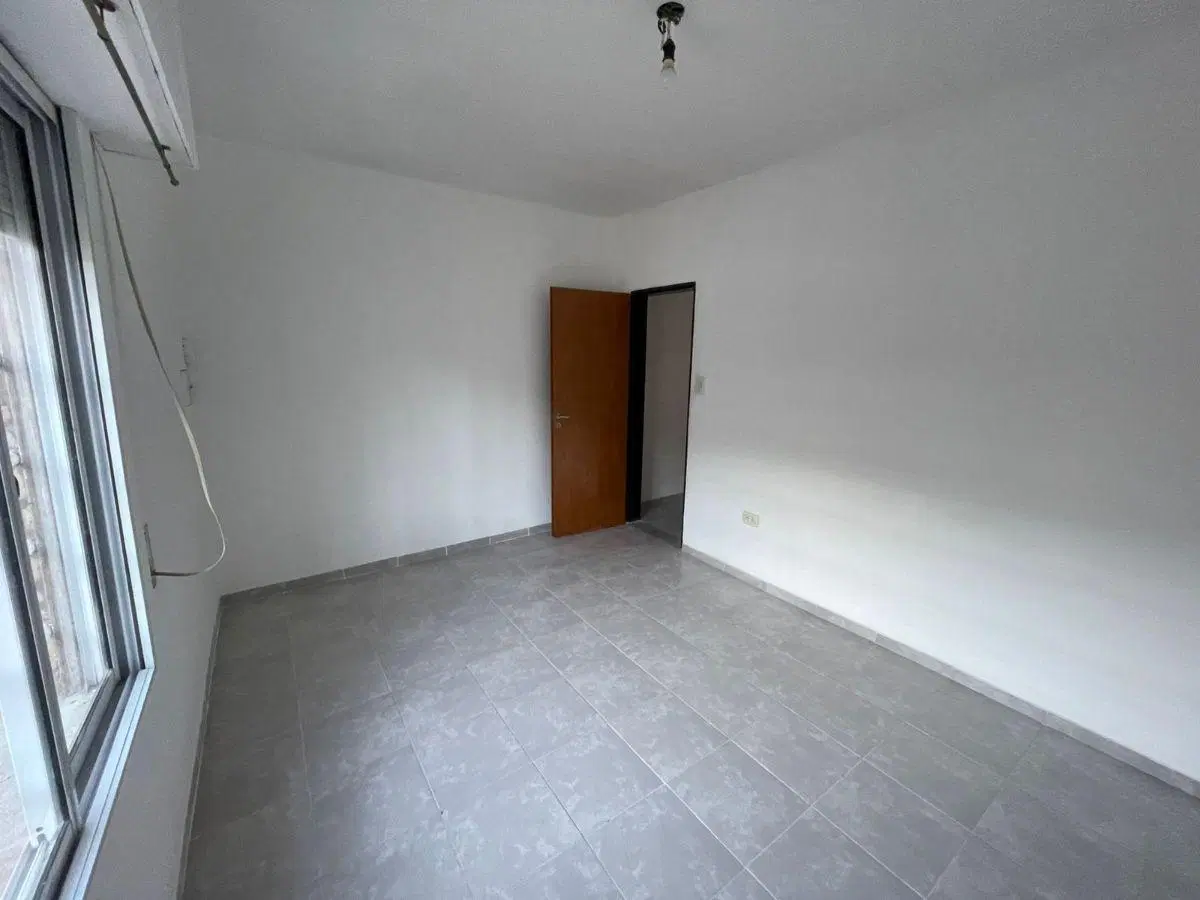 Departamento Planta Baja al frente, apto uso profesional 5
