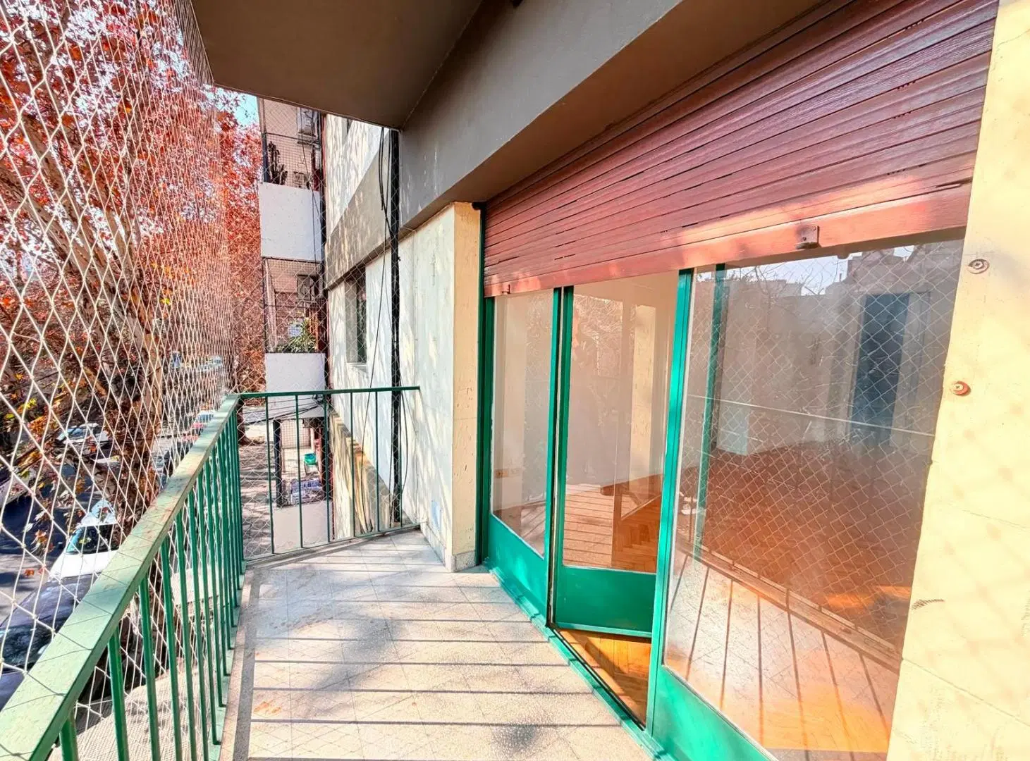 Excelente departamento de 3 amplios ambientes con balcón al frente 5