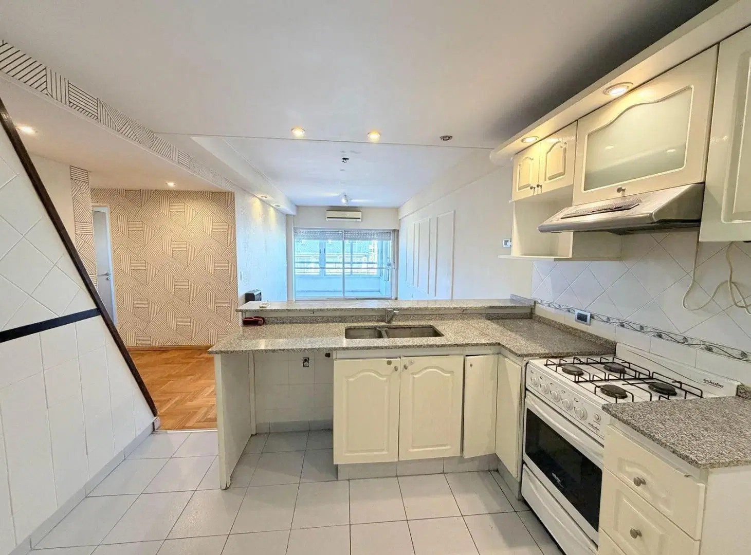 Semipiso de 3 Ambientes con Balcón | Excelente Distribución y Luz 8