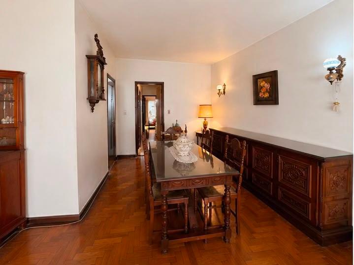 Foto de Casa de 5 ambientes más playroom, cochera, terraza y patio en Villa, imagen 1