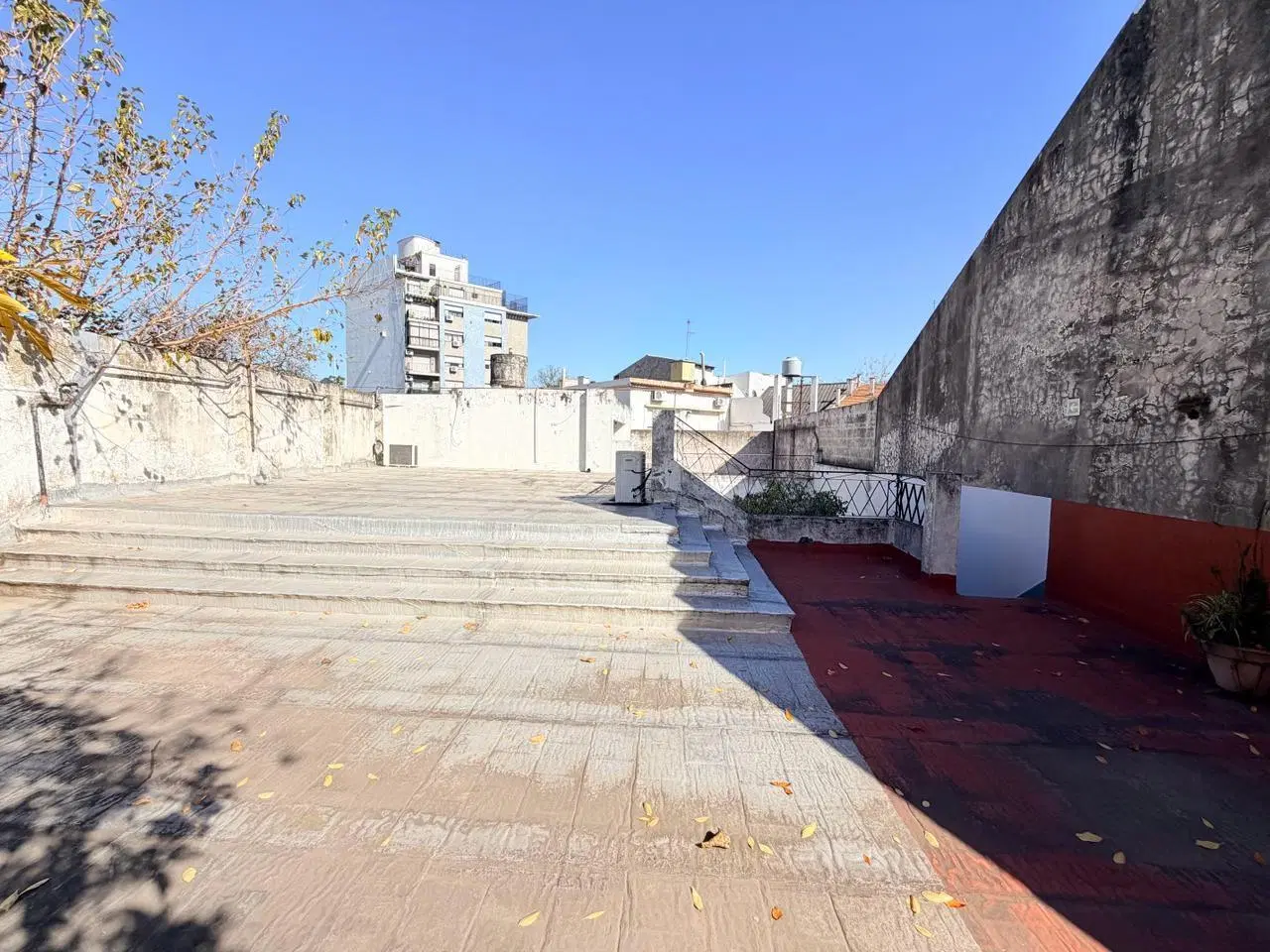 Casa 4 ambientes a refaccionar sobre lote 8,66 x 17 en Versalles | Patio y terraza 2