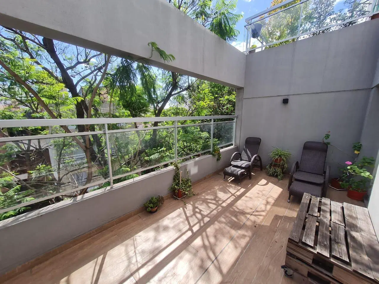 EXCELENTE 2 AMBIENTES CON TERRAZA PROPIA EN EDIFICIO SUSTENTABLE - BAJAS EXPENSAS- DISPONIBLE AGOSTO 3
