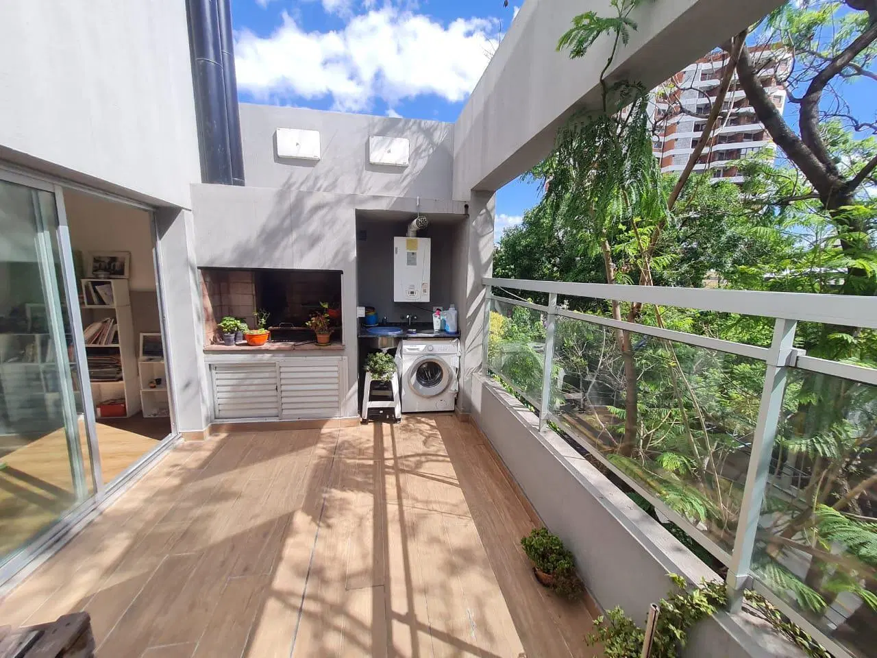 EXCELENTE 2 AMBIENTES CON TERRAZA PROPIA EN EDIFICIO SUSTENTABLE - BAJAS EXPENSAS- DISPONIBLE AGOSTO 2