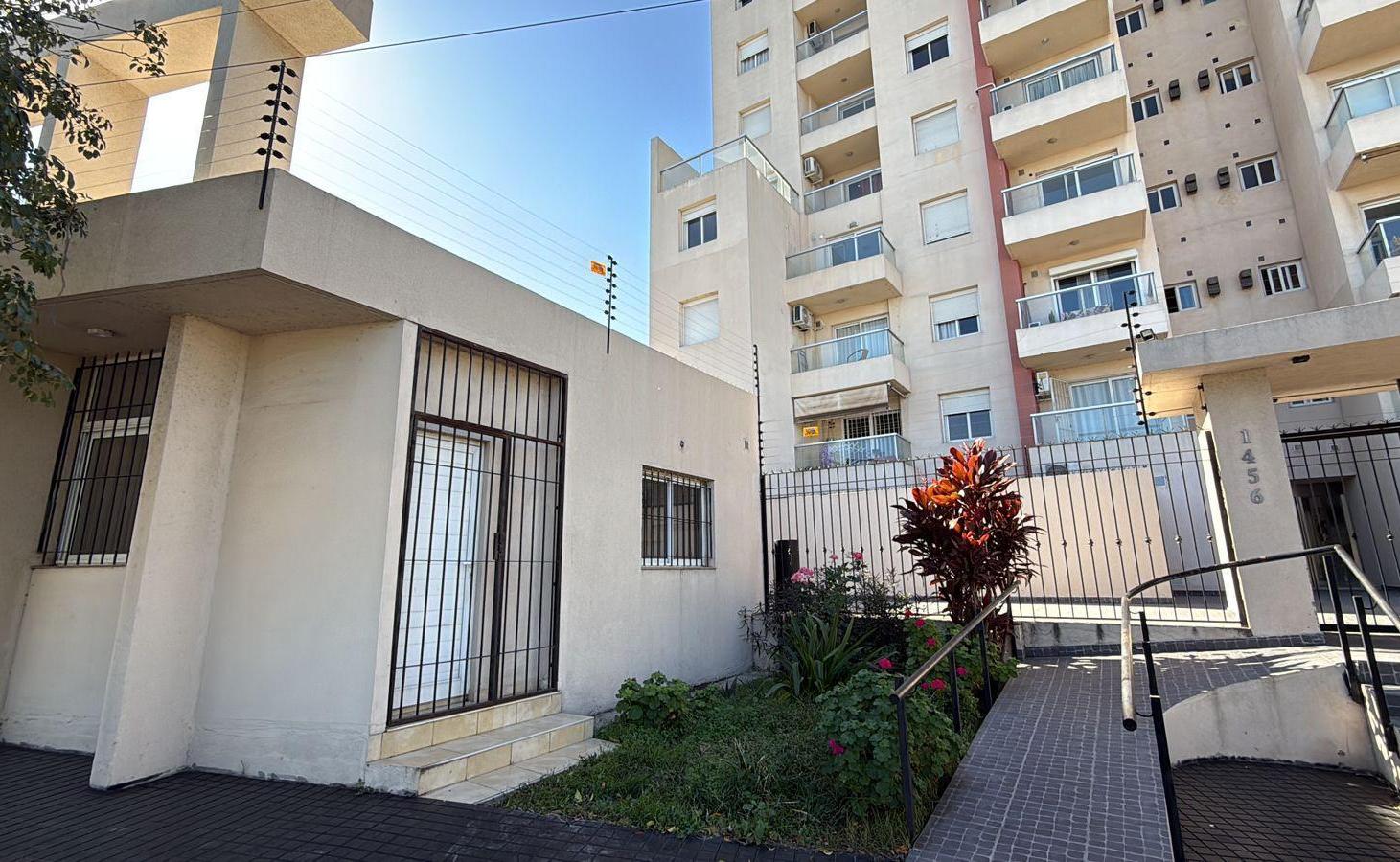 COFICO - DEPTO EN PB DE 1 DORM  PATIO EN ALQUILER