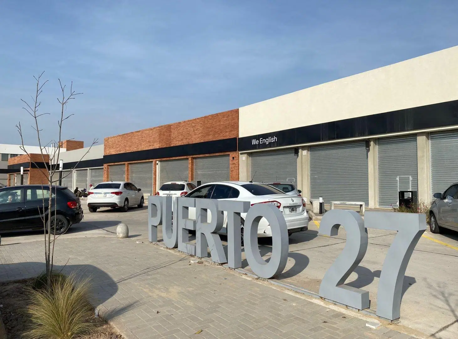 LOCAL ESQUINA  EN ALQUILER 70M2 - PUERTO 27 - COSTAS DE MANANTIALES 2