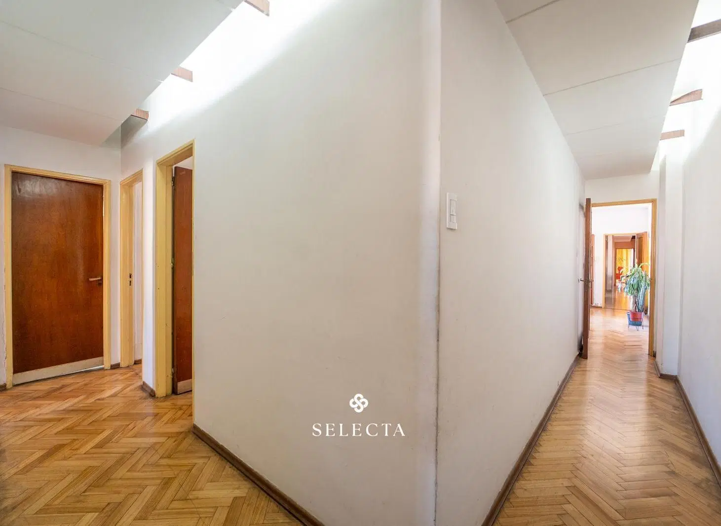 VENDO DEPTO DE 200 M2 C/4 DORMITORIOS-COCHERA B° CENTRO 8