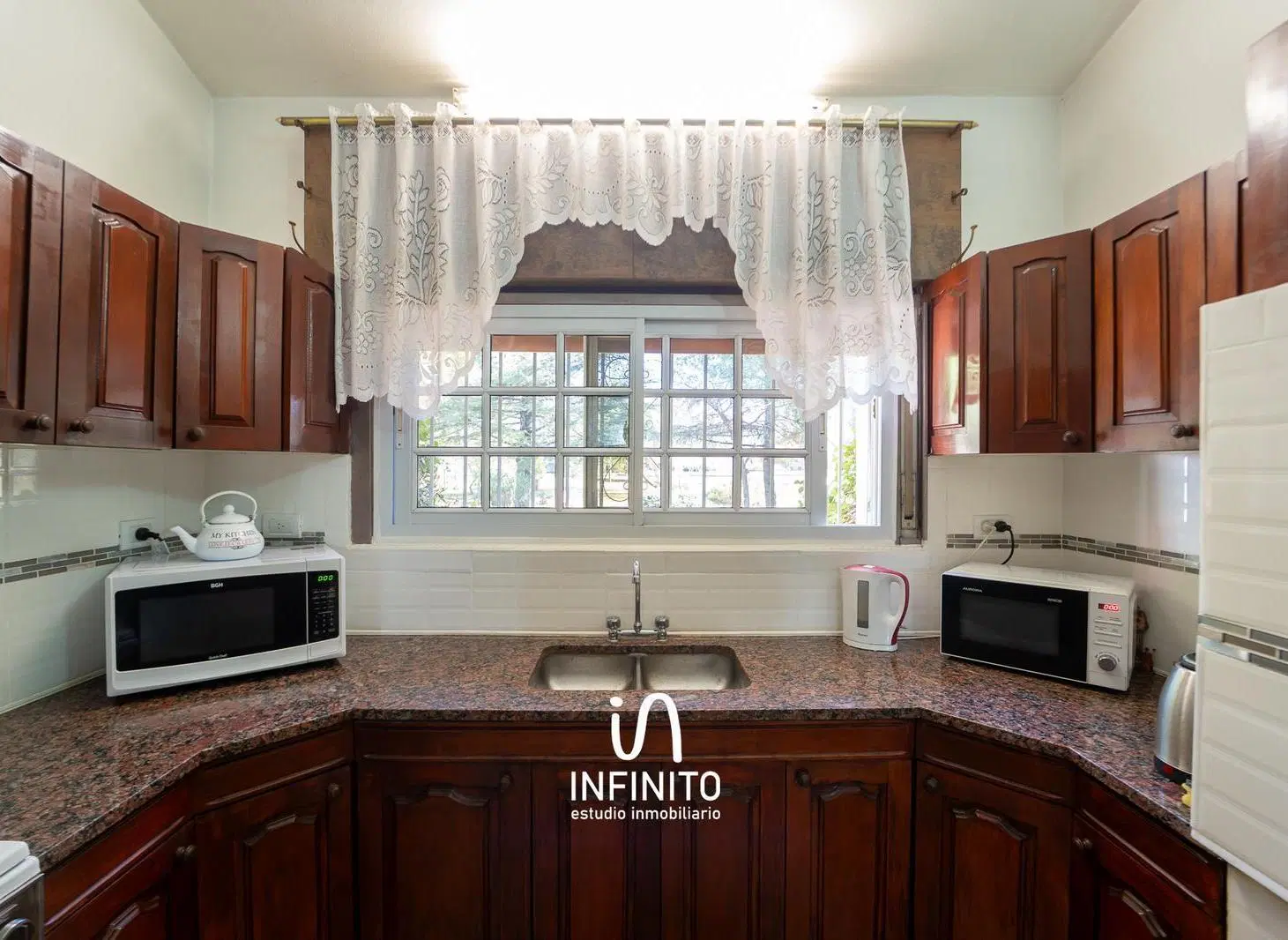 Venta casa barrio Urca tres dormitorios 1