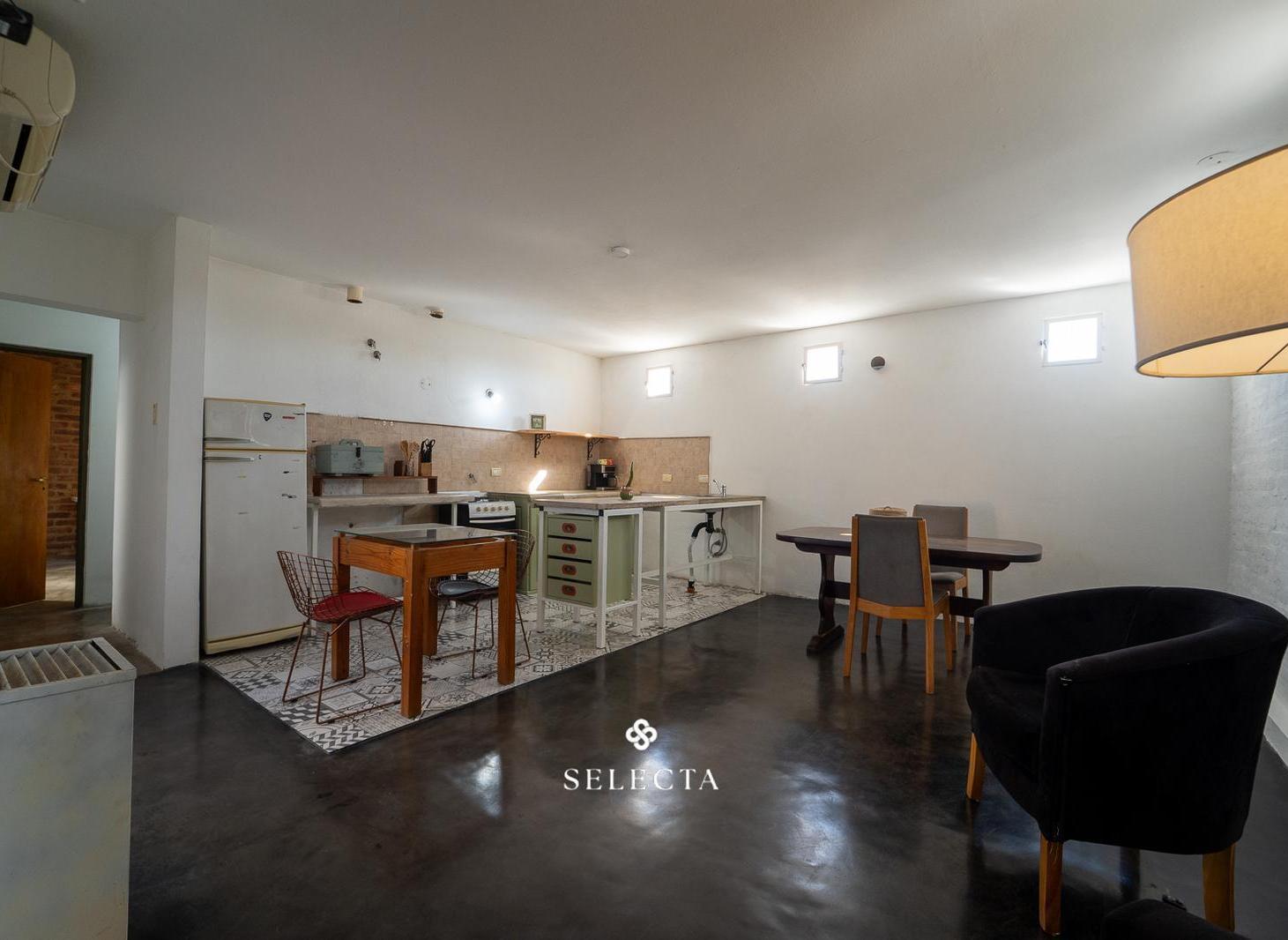 Foto de Casa de 2 dormitorios con terraza y cochera descubierta en Sarmiento, imagen 3
