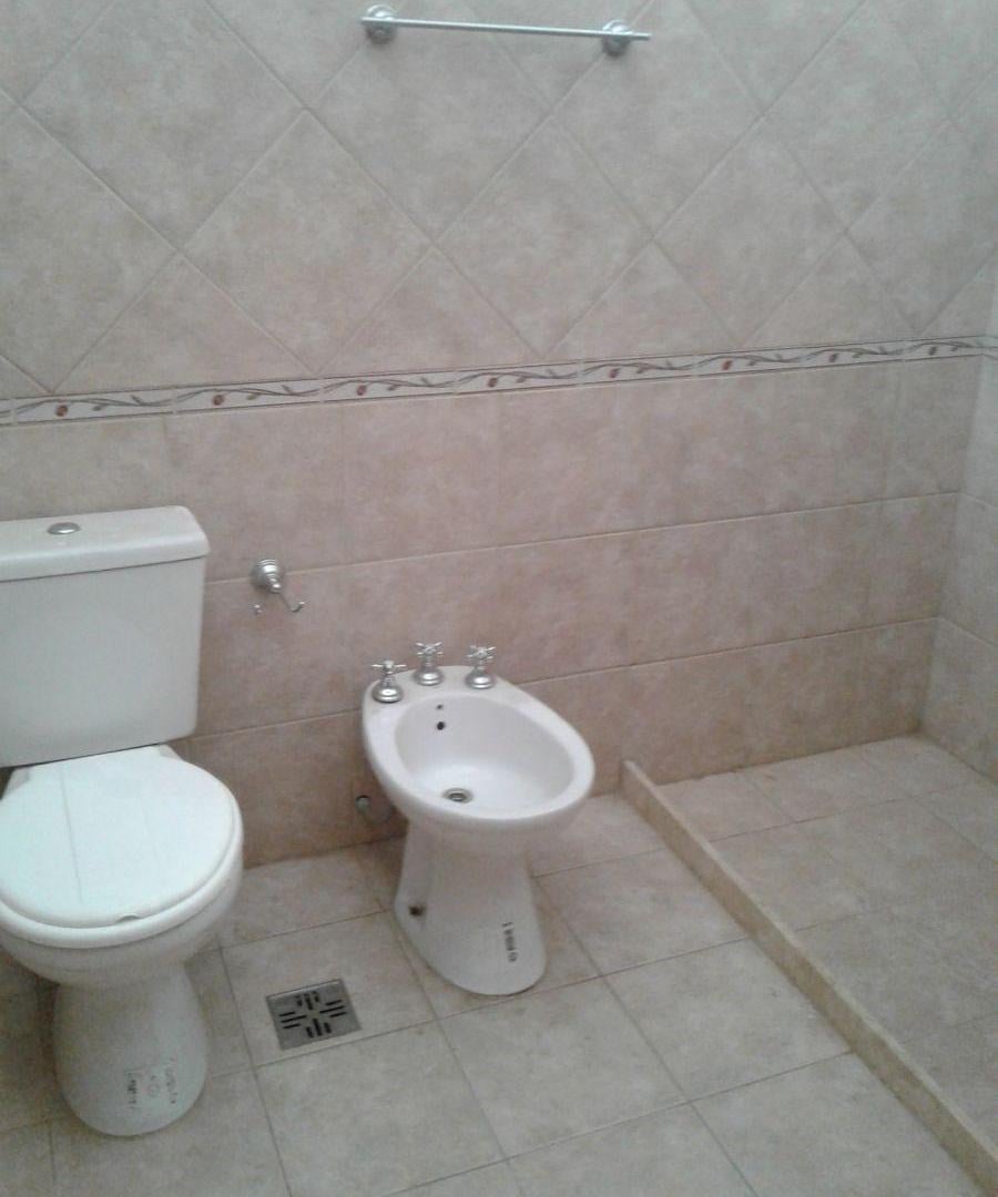 Foto de EXC. PROP. CASA 2 DORM.S/JEAN SONNET 621. Bº ALTOS SANTA ANA. PATIO Y, imagen 4