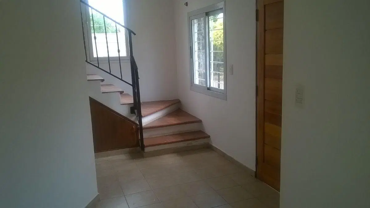 DUPLEX. S/D.ALBARIÑOS 7679 ESQ. T.GARZON.EXC.ESTADO. 2 DORM. 1