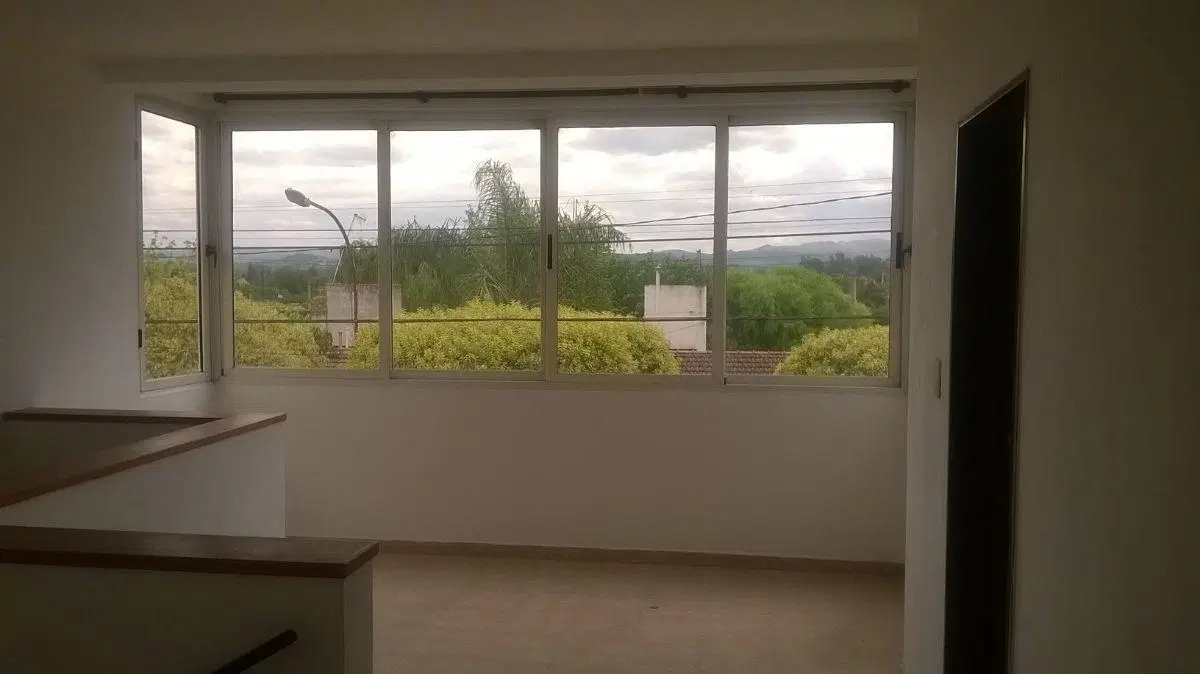 DUPLEX. S/D.ALBARIÑOS 7679 ESQ. T.GARZON.EXC.ESTADO. 2 DORM. 2