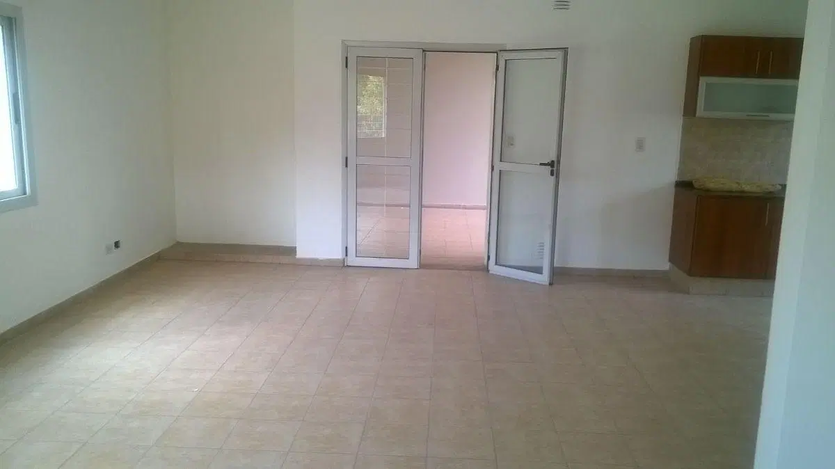 DUPLEX. S/D.ALBARIÑOS 7679 ESQ. T.GARZON.EXC.ESTADO. 2 DORM. 3