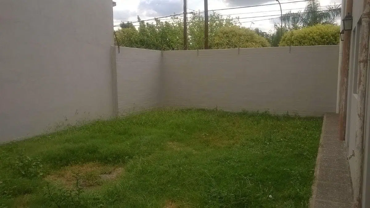 DUPLEX. S/D.ALBARIÑOS 7679 ESQ. T.GARZON.EXC.ESTADO. 2 DORM. 5
