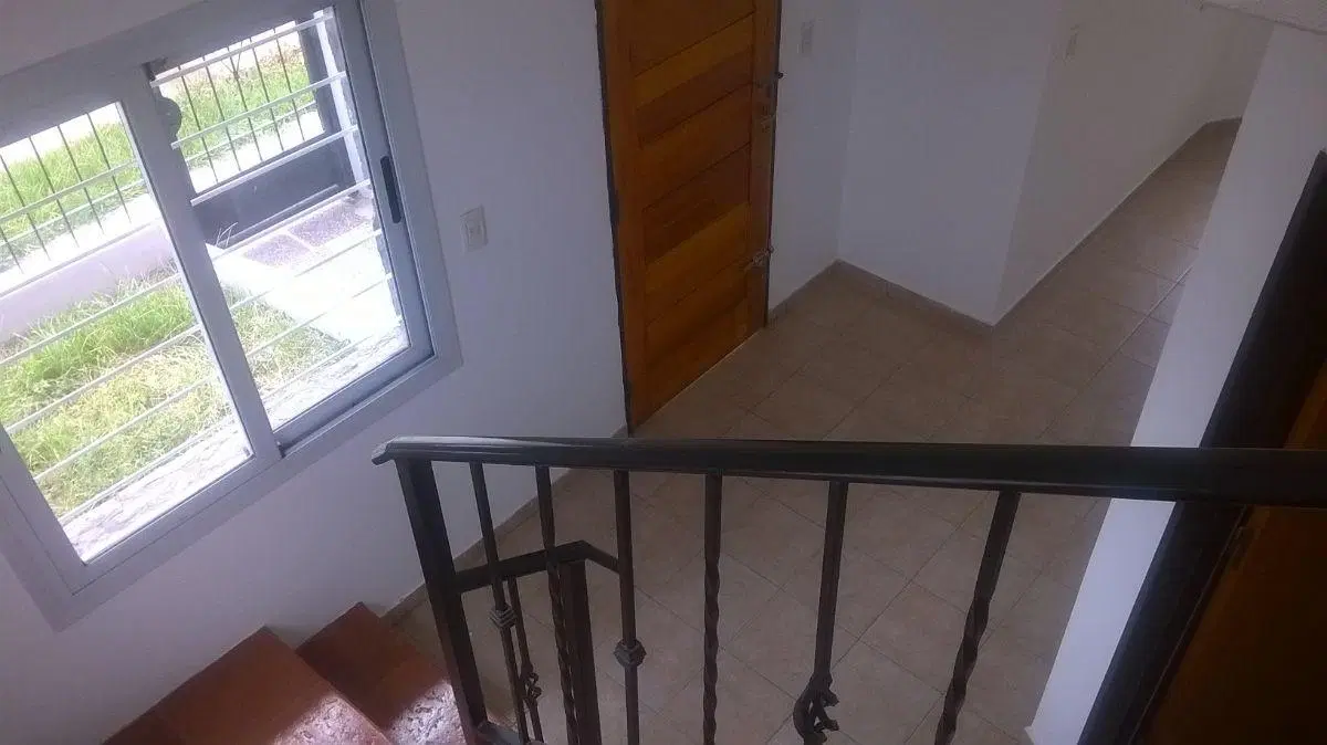 DUPLEX. S/D.ALBARIÑOS 7679 ESQ. T.GARZON.EXC.ESTADO. 2 DORM. 8