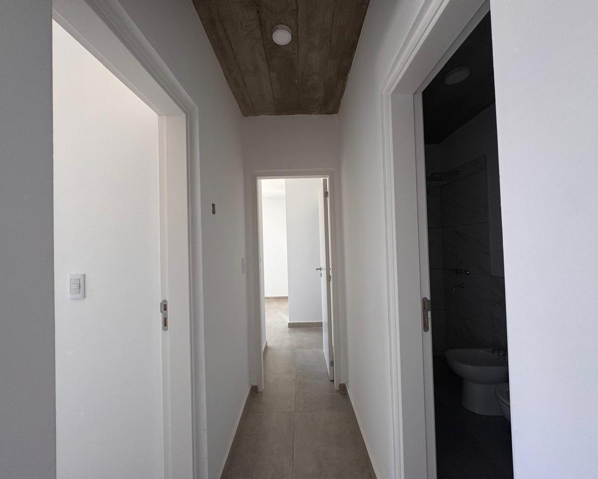 VENTA - Departamentos 3 Dormitorios 2 Baños C/ cochera - Jardín Escondido - Manantiales II