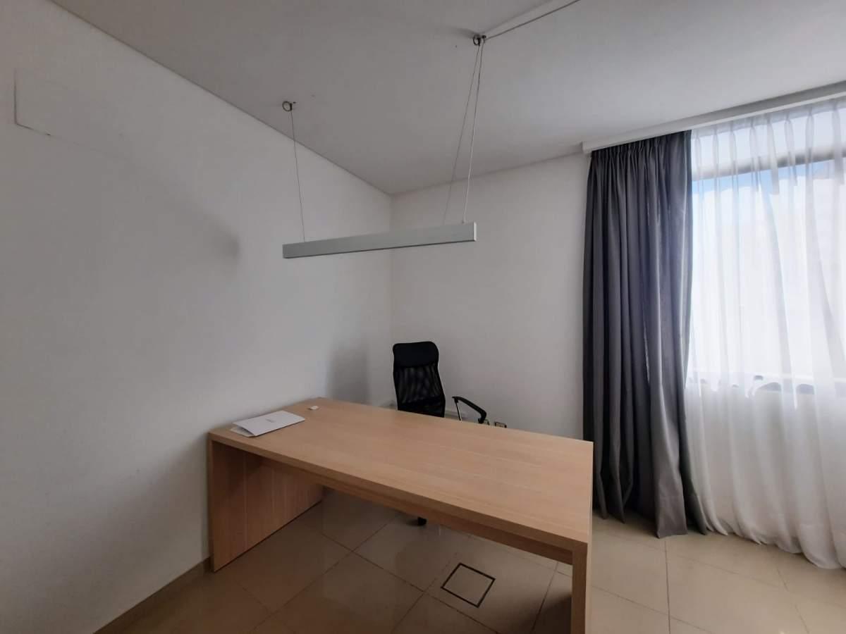 Venta - Oportunidad Oficinas en El Centro 3