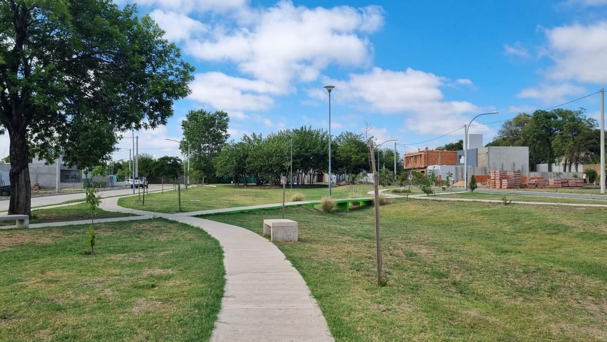 VENTA - LOTES DE 250m2 y 360m2 C/ ESCRITURA y FINANCIACION - JARDIN DE LAS TEJAS