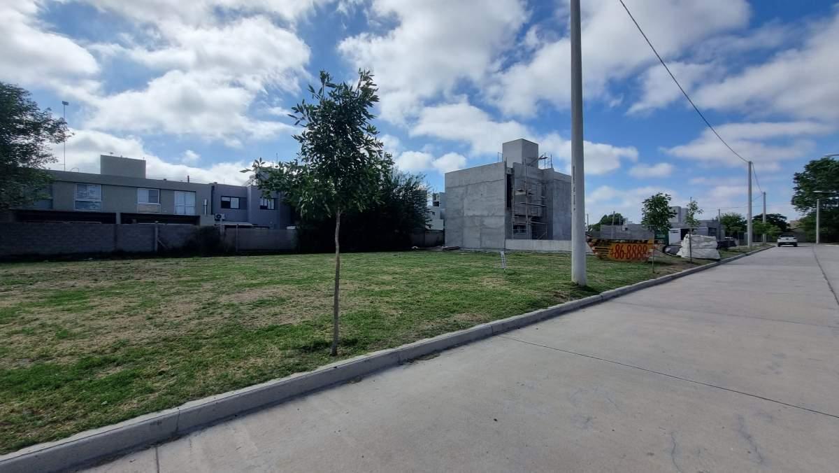 VENTA - LOTES C/ESCRITURA y FINANCIACION. Entre 250 y 360m2 APTO CASAS - JARDIN DE LAS TEJAS