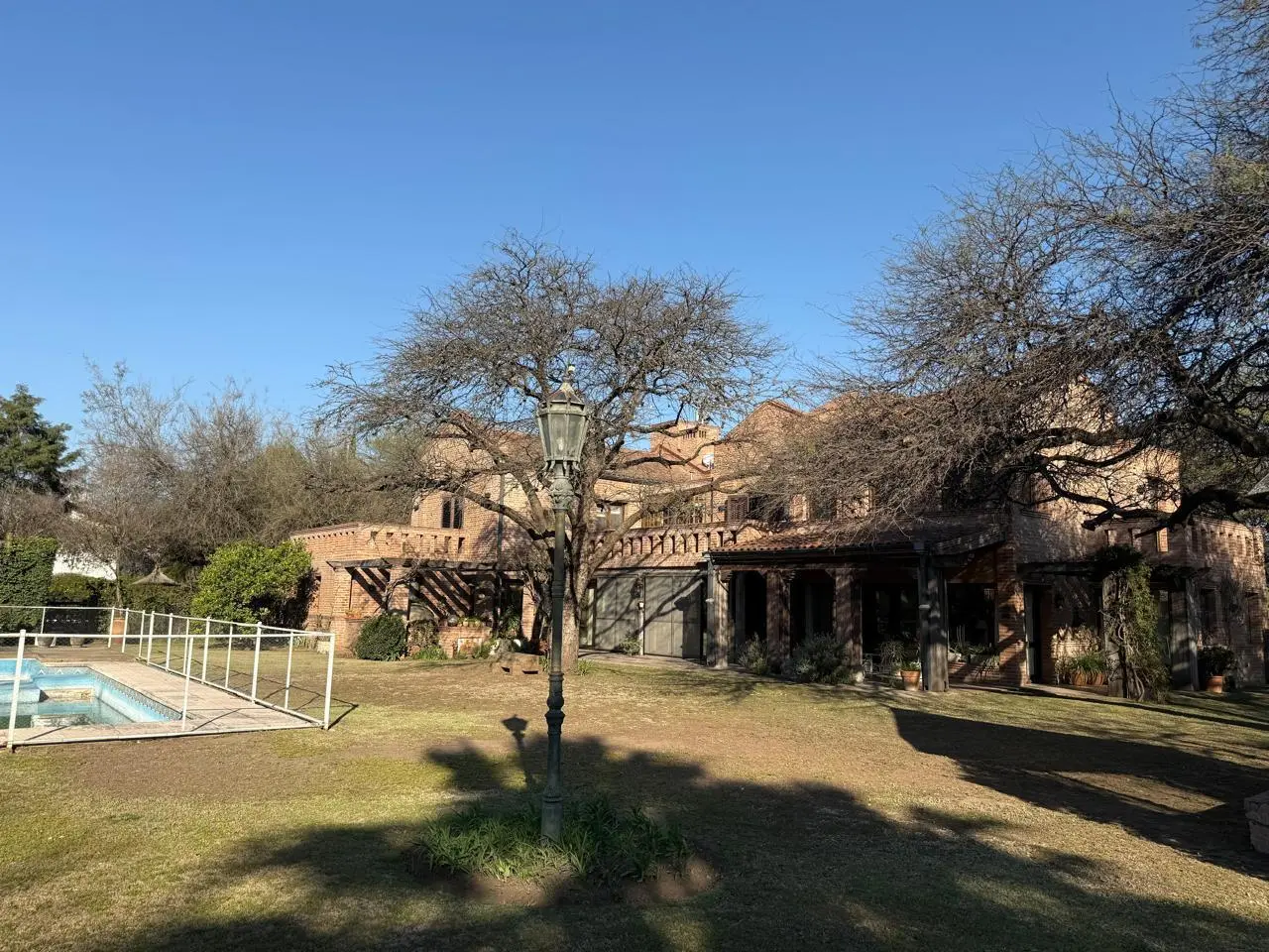 VENTA - INCRIBLE CASA EN COUNTRY JOCKEY CLUB 1