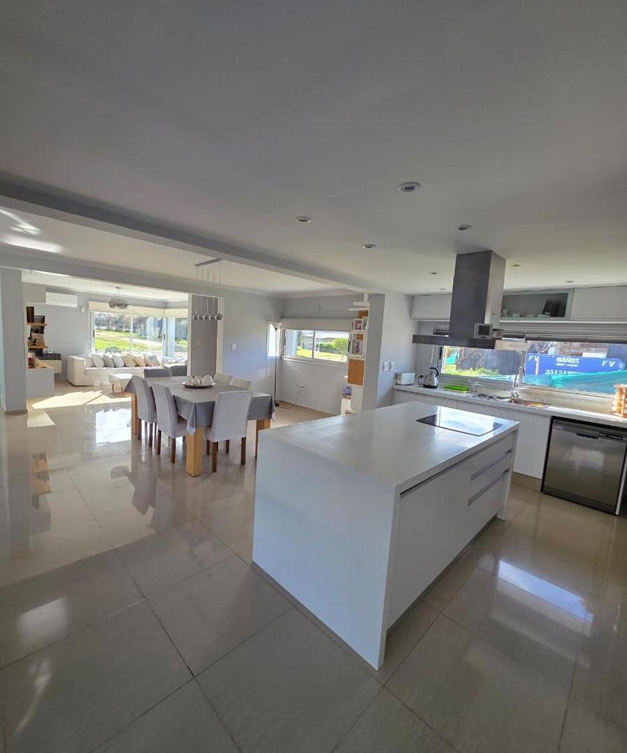 Foto de VENTA - APTA CREDITO CASA 3DORMITORIOS 3BAÑOS - BELA VISTA RIO CEBALLOS, imagen 4