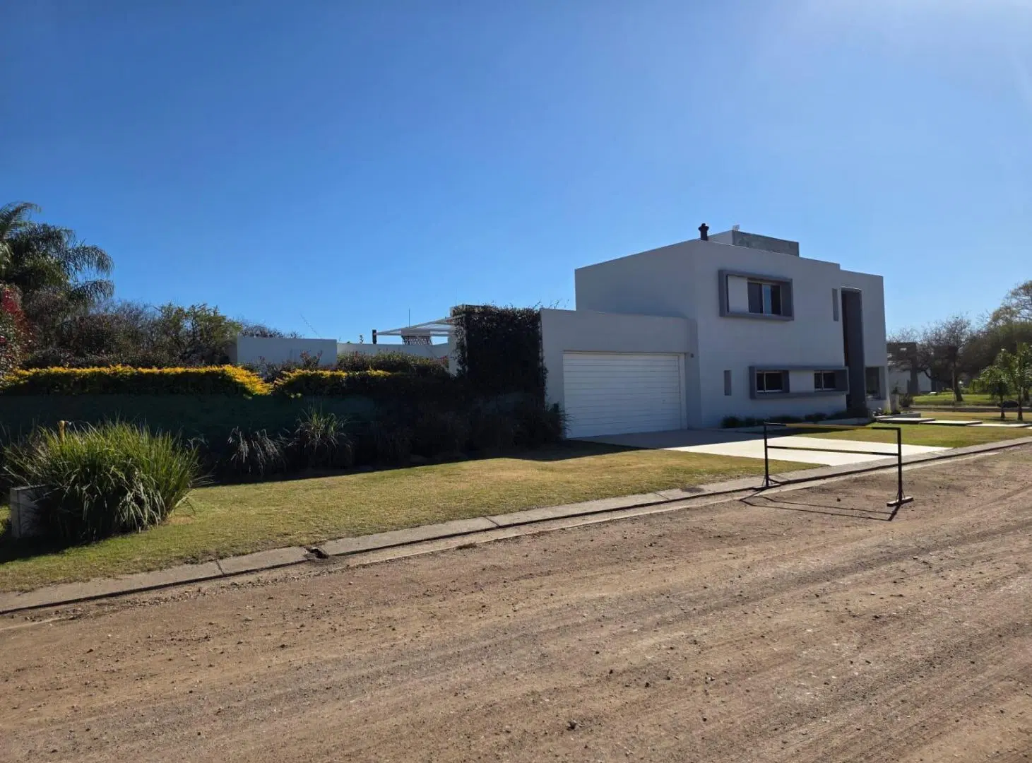 VENTA - APTA CREDITO CASA 3DORMITORIOS 3BAÑOS - BELA VISTA RIO CEBALLOS 2