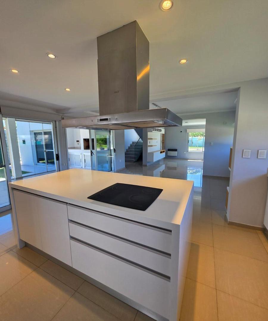 Foto de VENTA - APTA CREDITO CASA 3DORMITORIOS 3BAÑOS - BELA VISTA RIO CEBALLOS, imagen 3