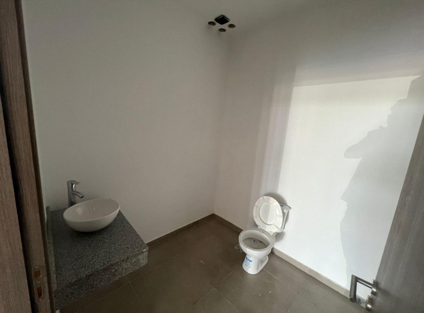 ALQUILER - LOCAL 120m2 APTO GASTRONOMICOS - SOLARES DE MANANTIALES