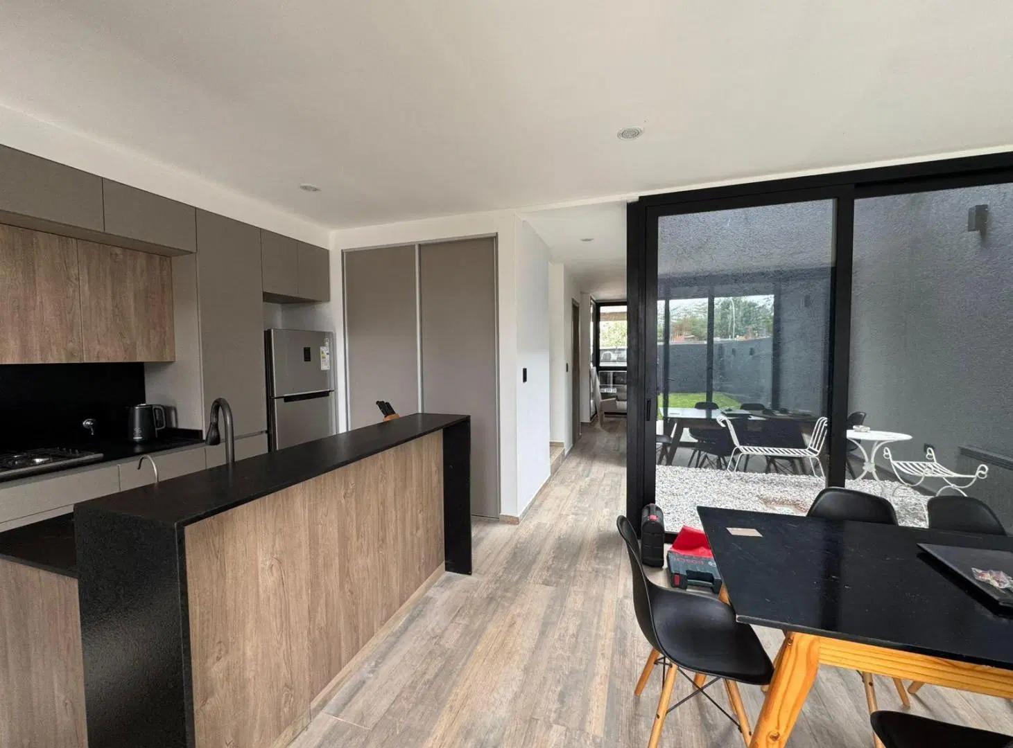 VENTA - PROXIMO A ENTREGAR HERMOSO DUPLEX 3 DORMITORIOS 3 BAÑOS - LA LUISTA 3