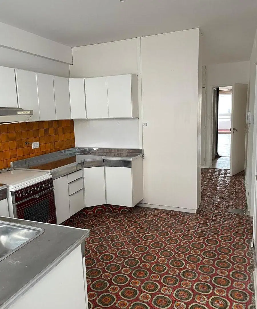 VENTA - SEMI PISO DEPARTAMENTO 3 DORMITORIOS  - CENTRO 4