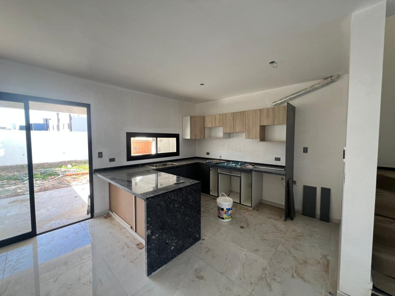 Foto de VENTA - A ESTRENAR LA CALANDRIA - DUPLEX 3 DORMITORIOS 3 BAÑOS, imagen 4