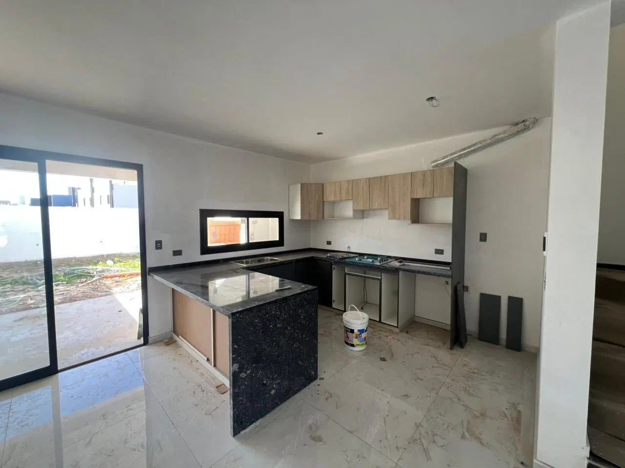 VENTA - A ESTRENAR LA CALANDRIA - DUPLEX 3 DORMITORIOS 3 BAÑOS 4