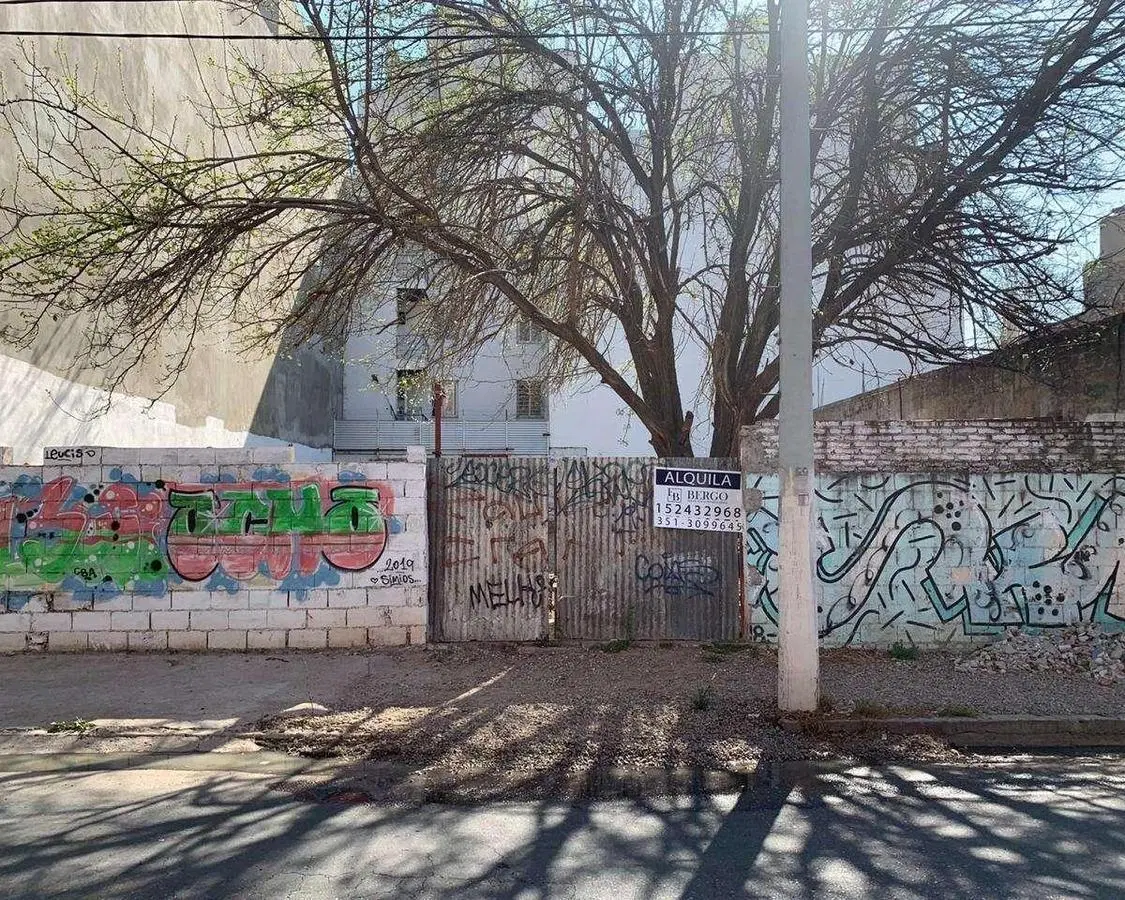 VENTA - OPORTUNIDAD INVERSOR - INCREIBLE LOTE 300m2 - GUEMES 8
