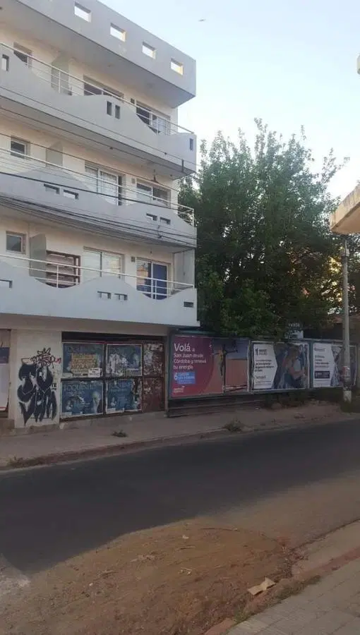 VENTA - OPORTUNIDAD INVERSOR - INCREIBLE LOTE 300m2 - GUEMES 1