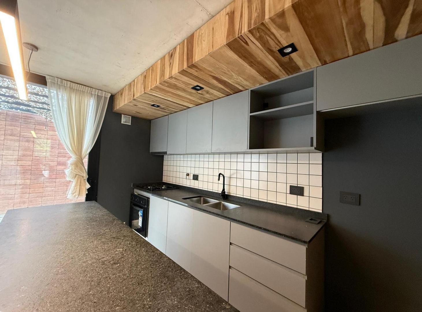 Foto de ALQUILER - HOUSING ZUR - CASA 2 DORMITORIOS 2 BAÑOS C/COCHERA - VILLA SAN ISIDRO ZONA SUR, imagen 2