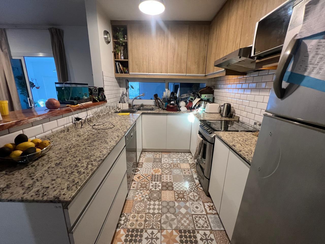Foto de VENTA - CASA 3 DORMITORIOS 3 BAÑOS - MIRADORES DE MANANTIALES, imagen 2