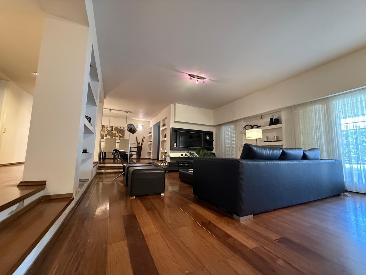 Foto de VENTA - CASA 3DOR. 4BAÑOS / IDEAL USO COMERCIAL, PROFESIONAL 0 FAMILIAR, imagen 4