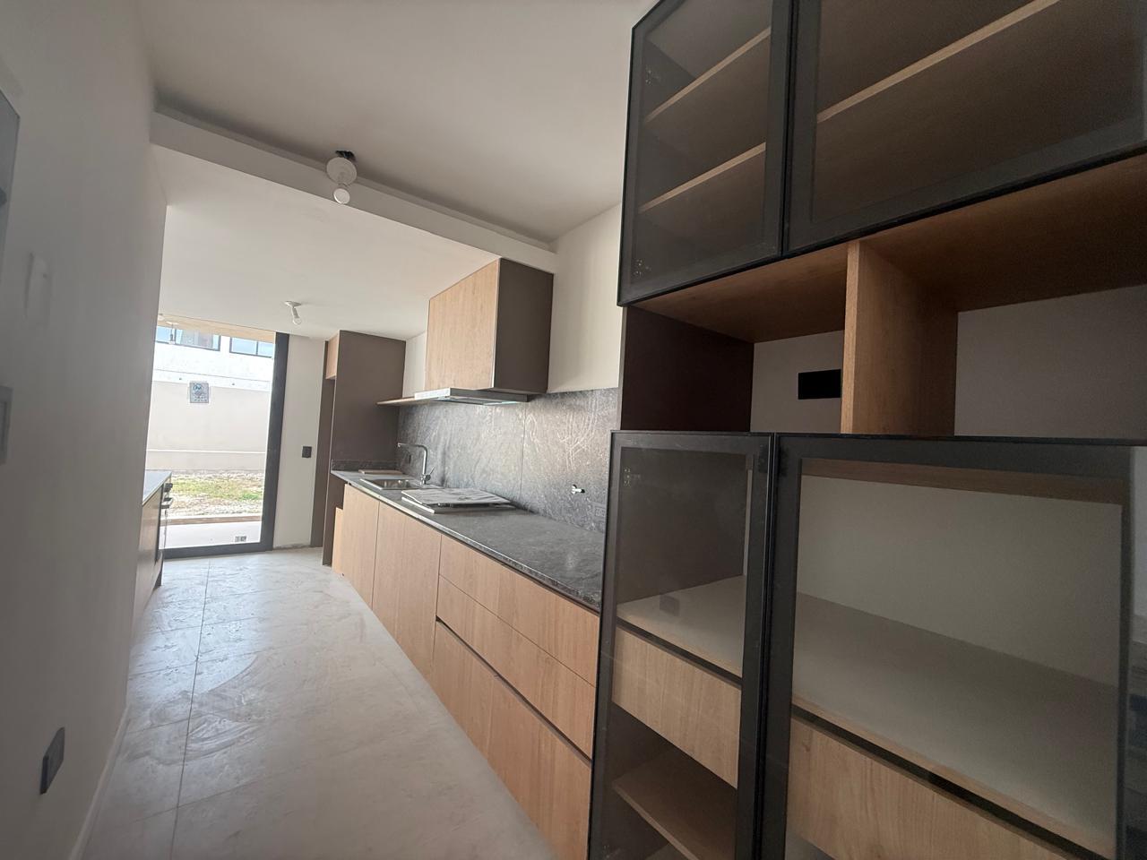Foto de EXCELENTE DÚPLEX DE CATEGORIA EN VENTA 3 DORMITORIOS 3 BAÑOS - LA, imagen 1