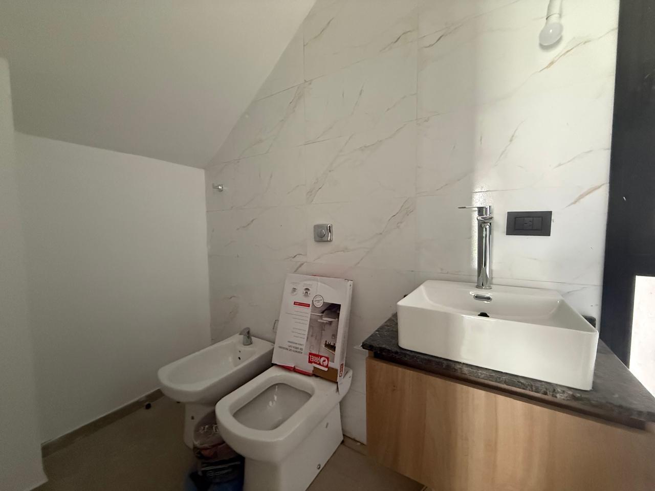 Foto de EXCELENTE DÚPLEX DE CATEGORIA EN VENTA 3 DORMITORIOS 3 BAÑOS - LA, imagen 5