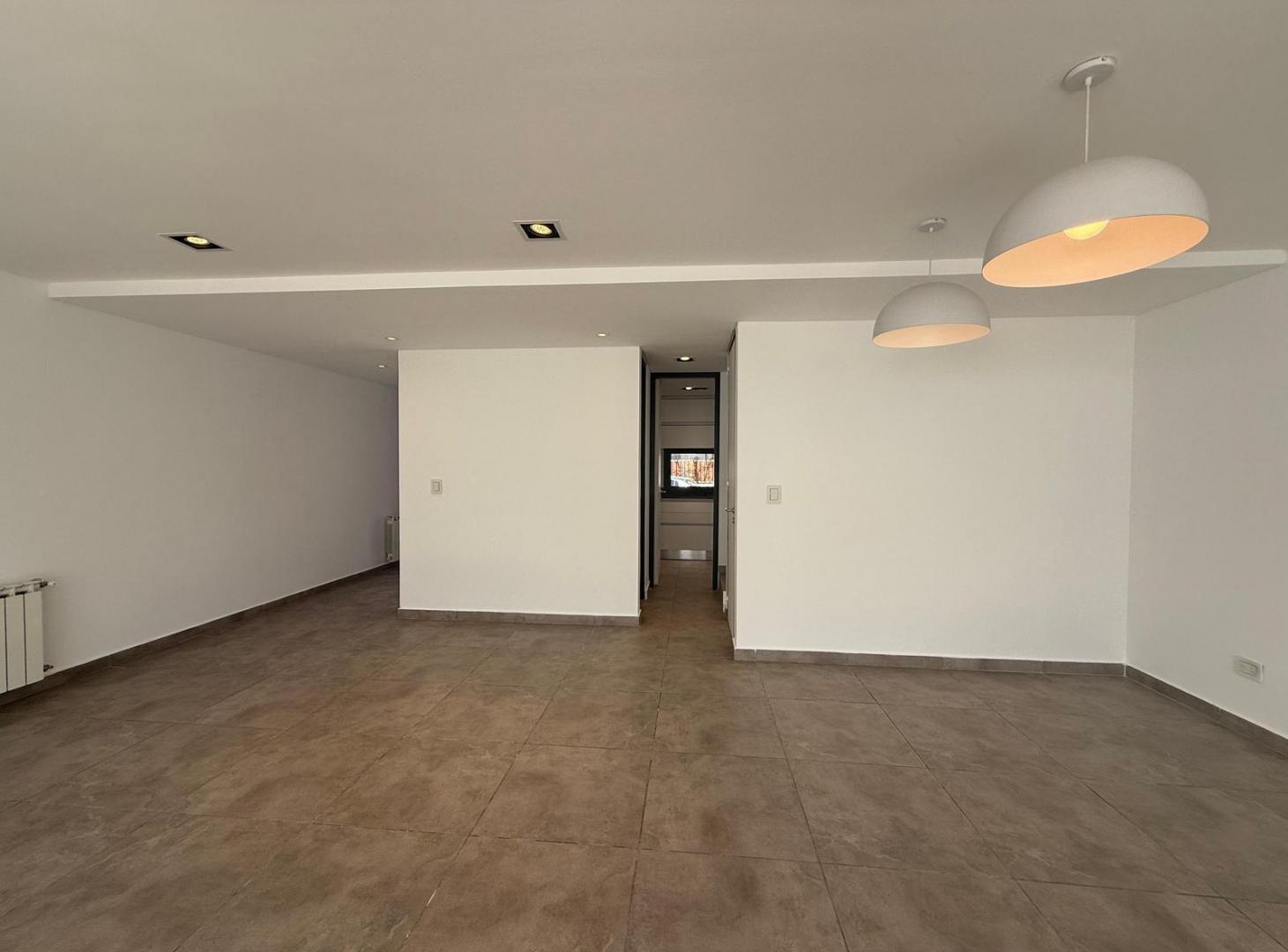 Foto de DÚPLEX EN VENTA DE 3 DORMITORIOS 3 BAÑOS - GREENVILLE, imagen 5
