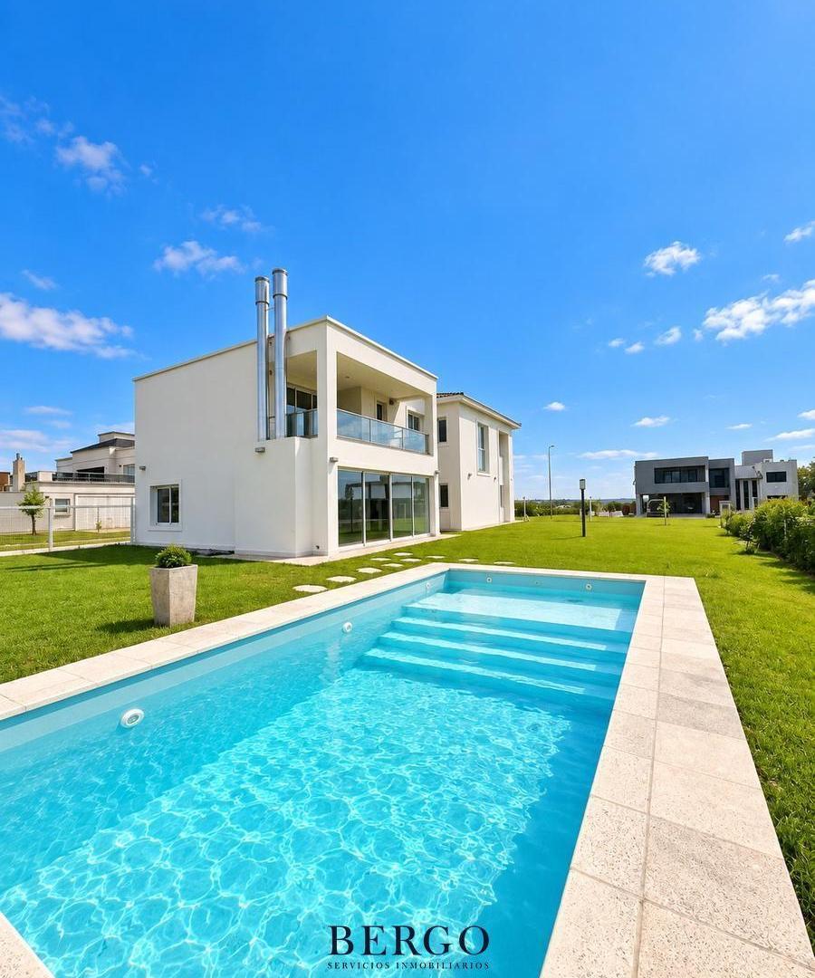 Foto de CASA EN VENTA 3 DORMITORIOS 3 BAÑOS EN LA ARBOLADA, imagen 1