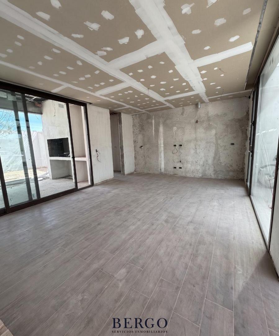 Foto de CASA DE CATEGORIA A ESTRENAR TODA EN UNA - JARDÍN DE LAS TEJAS, imagen 5