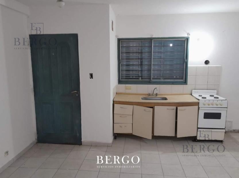 Foto de DUEÑO VENDE - 6 DEPARTAMENTOS 2 LOCALES - MAESTRO VIDAL, imagen 2