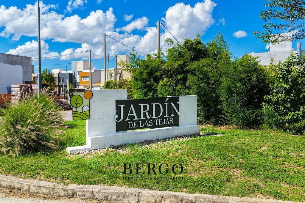 Foto de VENTA - LOTES DE 250m2 y 360m2 C/ ESCRITURA y FINANCIACION - JARDIN DE, imagen 1