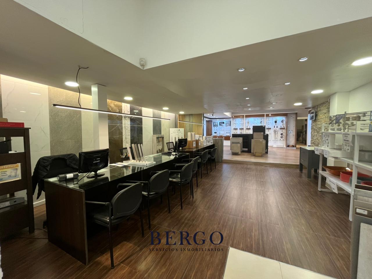 Foto de ALQUILER - ZONA CENTRO 400 M2 SALON, OFICINAS Y DEPOSITOS, imagen 2